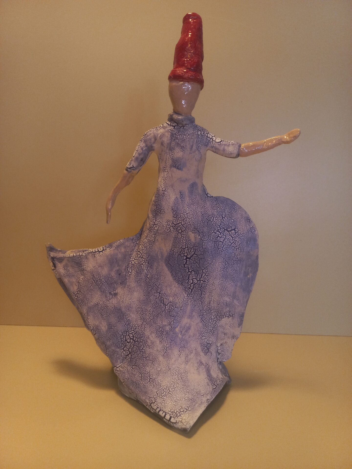 Pleuni Bruinsma keramiek danseres in violet