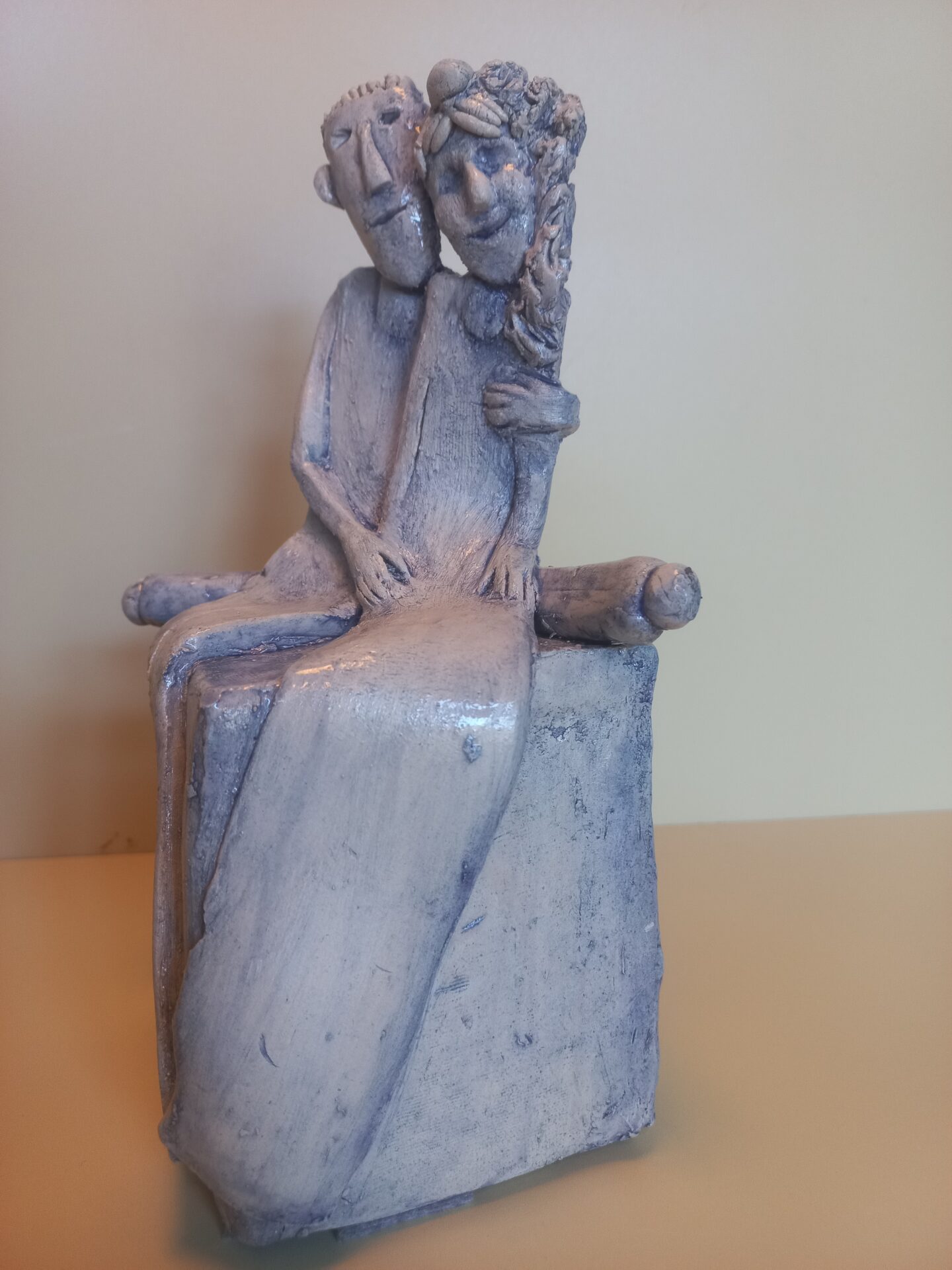 Pleuni Bruinsma keramiek danseres in violet