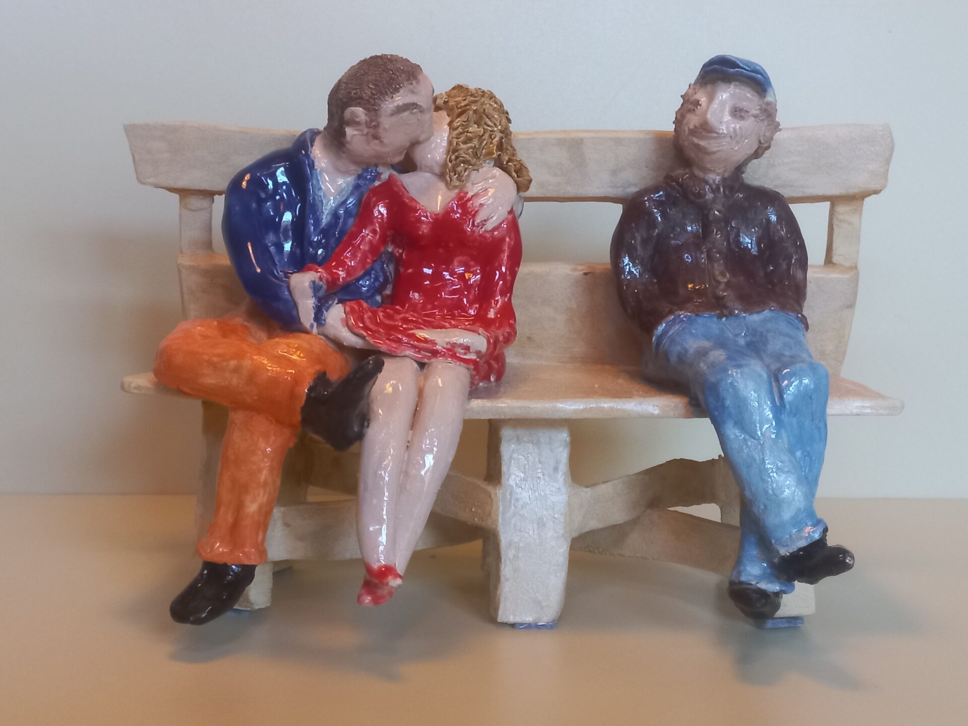 Pleuni Bruinsma keramiek danseres in violet