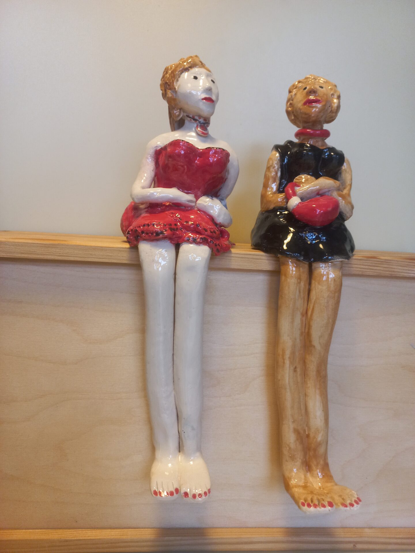 Pleuni Bruinsma keramiek danseres in violet