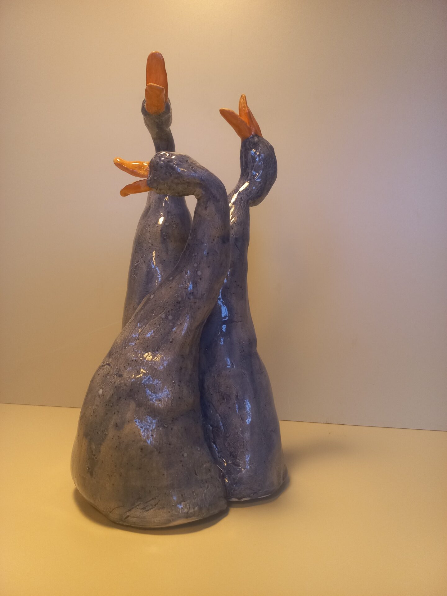 Pleuni Bruinsma keramiek danseres in violet