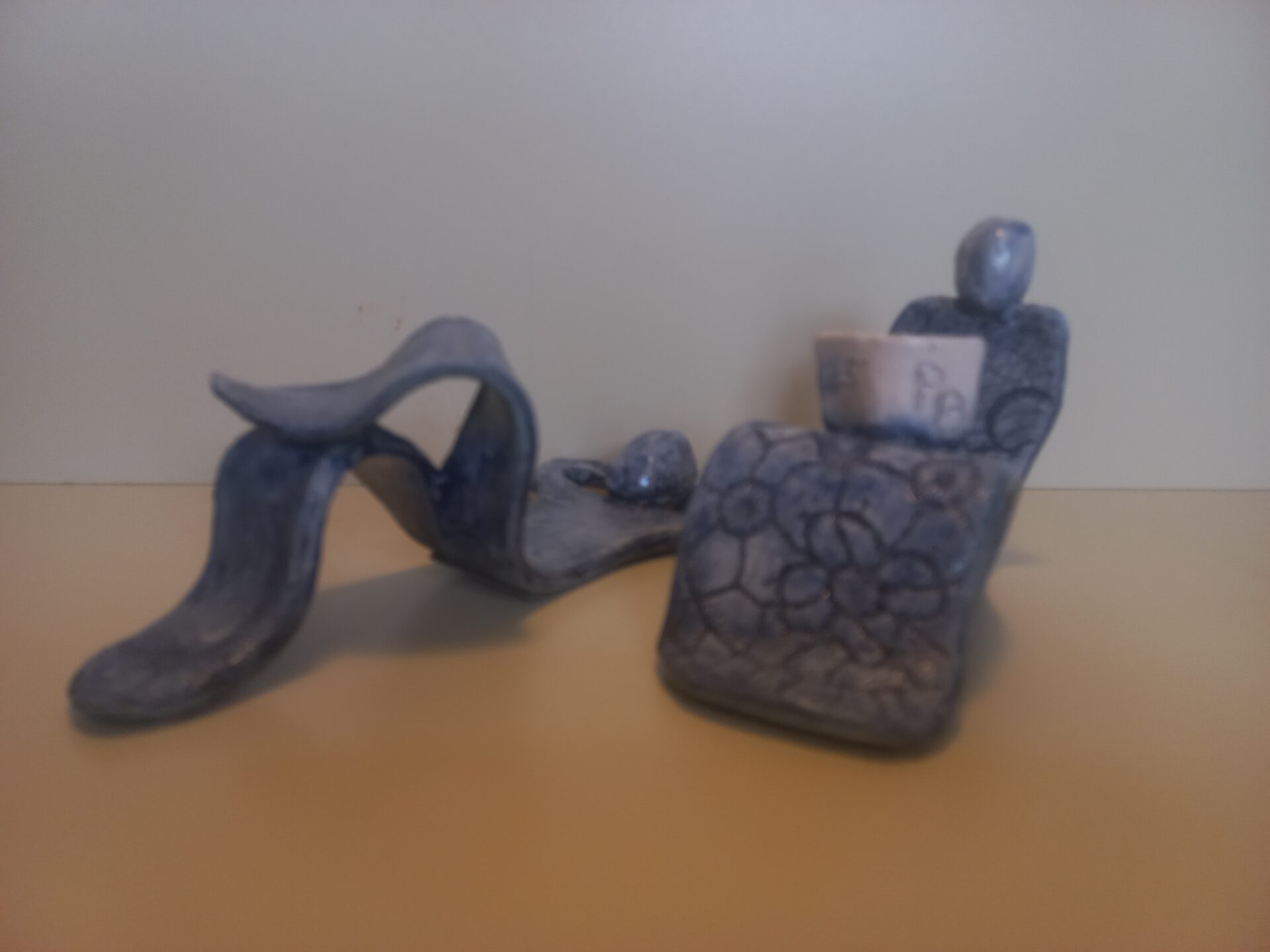 Pleuni Bruinsma keramiek danseres in violet